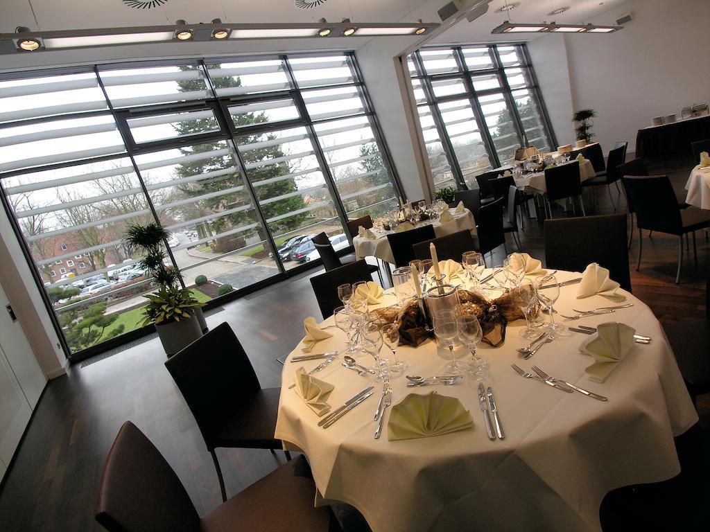 Hotel Am See Salzgitter Exterior photo